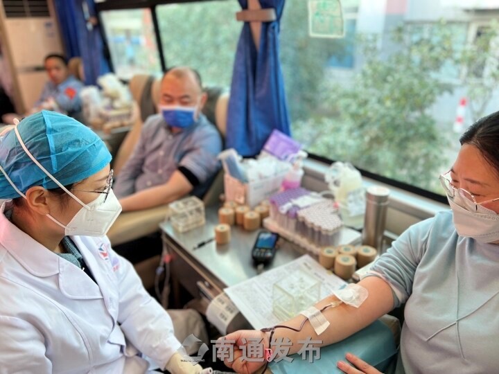 【南通发布】共计献血3万多毫升！缓解血液库存压力，j9国际站组织职工爱心献血